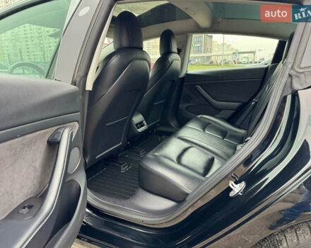 Чорний Тесла Модель 3, об'ємом двигуна 0 л та пробігом 160 тис. км за 17999 $, фото 10 на Automoto.ua
