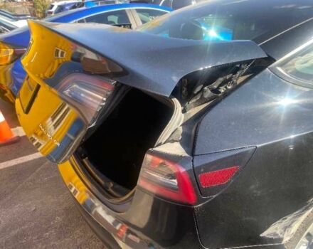 Черный Тесла Модель 3, объемом двигателя 0 л и пробегом 196 тыс. км за 13300 $, фото 10 на Automoto.ua