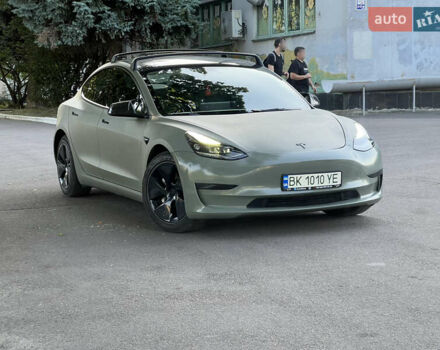 Чорний Тесла Модель 3, об'ємом двигуна 0 л та пробігом 64 тис. км за 17500 $, фото 1 на Automoto.ua