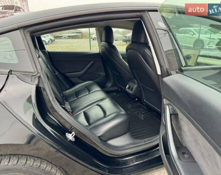 Чорний Тесла Модель 3, об'ємом двигуна 0 л та пробігом 160 тис. км за 17999 $, фото 33 на Automoto.ua