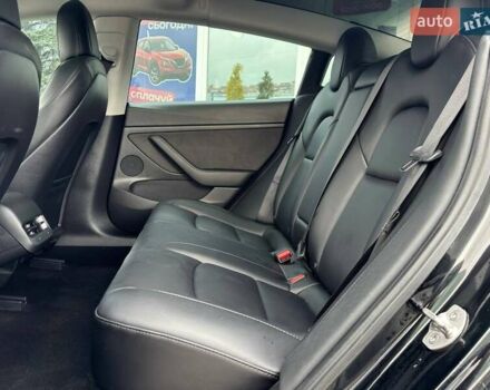 Чорний Тесла Модель 3, об'ємом двигуна 0 л та пробігом 75 тис. км за 27500 $, фото 11 на Automoto.ua