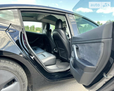 Черный Тесла Модель 3, объемом двигателя 0 л и пробегом 18 тыс. км за 26000 $, фото 23 на Automoto.ua