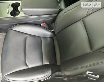 Чорний Тесла Модель 3, об'ємом двигуна 0 л та пробігом 9 тис. км за 18900 $, фото 10 на Automoto.ua