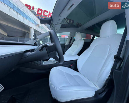 Чорний Тесла Модель 3, об'ємом двигуна 0 л та пробігом 30 тис. км за 23900 $, фото 16 на Automoto.ua