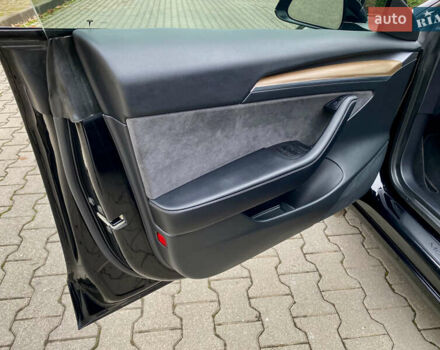 Чорний Тесла Модель 3, об'ємом двигуна 0 л та пробігом 146 тис. км за 20800 $, фото 34 на Automoto.ua