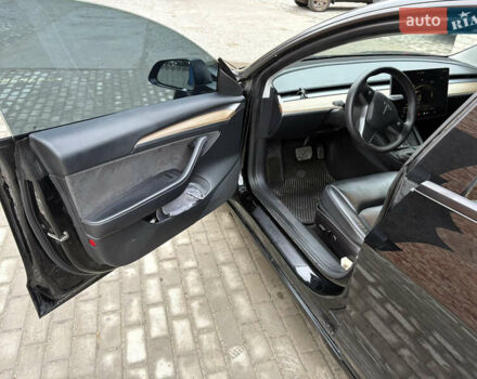 Черный Тесла Модель 3, объемом двигателя 0 л и пробегом 41 тыс. км за 19700 $, фото 4 на Automoto.ua