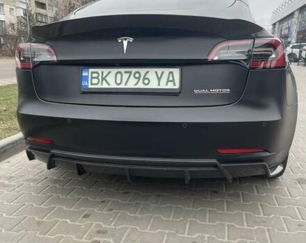 Чорний Тесла Модель 3, об'ємом двигуна 0 л та пробігом 90 тис. км за 30000 $, фото 5 на Automoto.ua