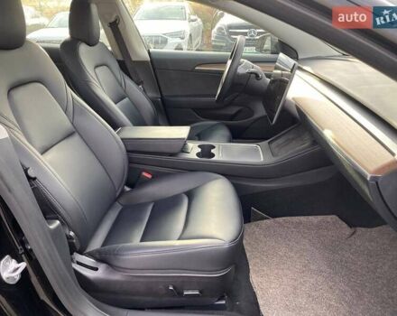Чорний Тесла Модель 3, об'ємом двигуна 0 л та пробігом 49 тис. км за 20600 $, фото 15 на Automoto.ua