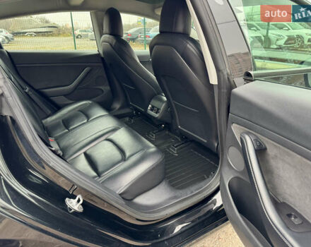Чорний Тесла Модель 3, об'ємом двигуна 0 л та пробігом 160 тис. км за 17999 $, фото 11 на Automoto.ua