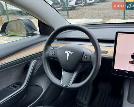 Чорний Тесла Модель 3, об'ємом двигуна 0 л та пробігом 160 тис. км за 17999 $, фото 16 на Automoto.ua