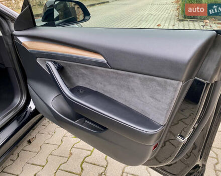 Чорний Тесла Модель 3, об'ємом двигуна 0 л та пробігом 146 тис. км за 20800 $, фото 41 на Automoto.ua
