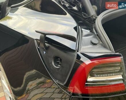 Чорний Тесла Модель 3, об'ємом двигуна 0 л та пробігом 94 тис. км за 20500 $, фото 13 на Automoto.ua