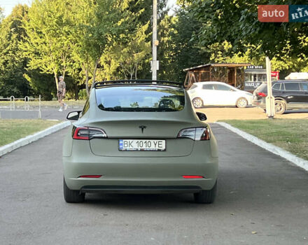 Чорний Тесла Модель 3, об'ємом двигуна 0 л та пробігом 62 тис. км за 17999 $, фото 7 на Automoto.ua