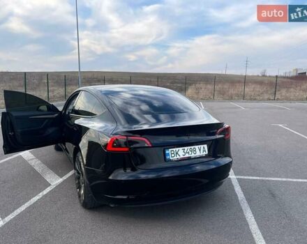 Чорний Тесла Модель 3, об'ємом двигуна 0 л та пробігом 44 тис. км за 25500 $, фото 6 на Automoto.ua