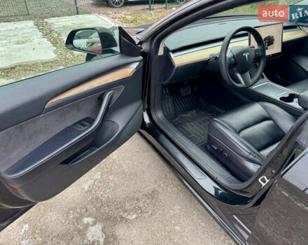 Чорний Тесла Модель 3, об'ємом двигуна 0 л та пробігом 160 тис. км за 17999 $, фото 8 на Automoto.ua