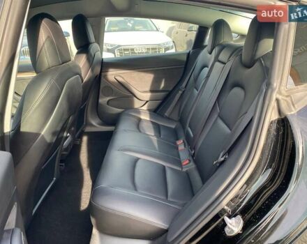 Чорний Тесла Модель 3, об'ємом двигуна 0 л та пробігом 49 тис. км за 20600 $, фото 11 на Automoto.ua