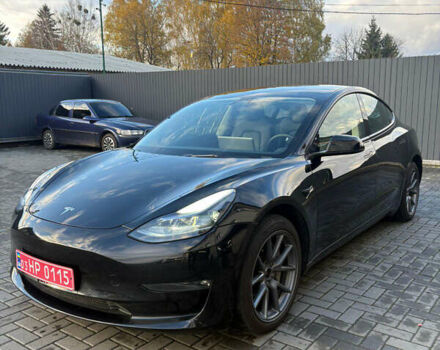 Тесла Модель 3 2022 у Рівному на Automoto.ua Чорний Тесла Модель 3, об'ємом двигуна 0 л та пробігом 78 тис. км за 19800 $, фото 2 на Automoto.ua