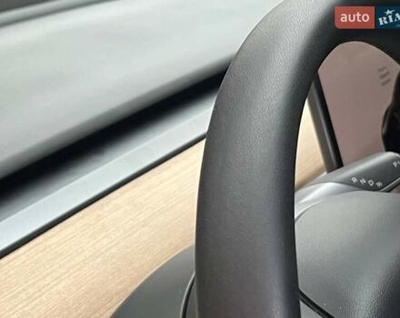 Черный Тесла Модель 3, объемом двигателя 0 л и пробегом 28 тыс. км за 25000 $, фото 11 на Automoto.ua