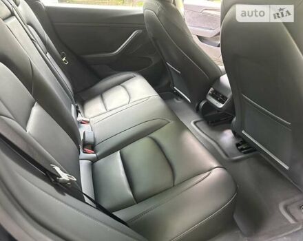 Чорний Тесла Модель 3, об'ємом двигуна 0 л та пробігом 9 тис. км за 18900 $, фото 14 на Automoto.ua