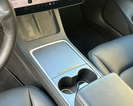 Тесла Модель 3 2022 у Рівному на Automoto.ua Чорний Тесла Модель 3, об'ємом двигуна 0 л та пробігом 78 тис. км за 19800 $, фото 22 на Automoto.ua