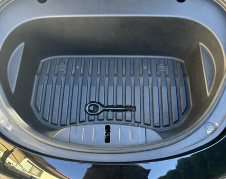 Чорний Тесла Модель 3, об'ємом двигуна 0 л та пробігом 230 тис. км за 15999 $, фото 8 на Automoto.ua