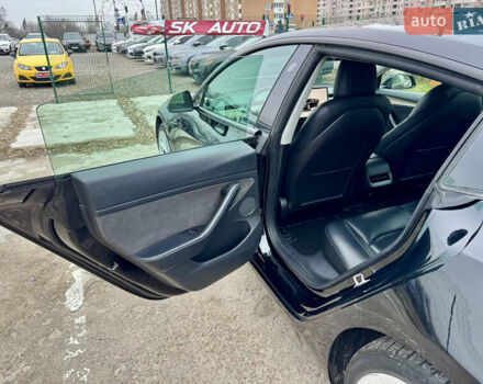 Чорний Тесла Модель 3, об'ємом двигуна 0 л та пробігом 160 тис. км за 17999 $, фото 27 на Automoto.ua