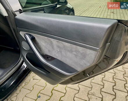 Чорний Тесла Модель 3, об'ємом двигуна 0 л та пробігом 146 тис. км за 20800 $, фото 38 на Automoto.ua