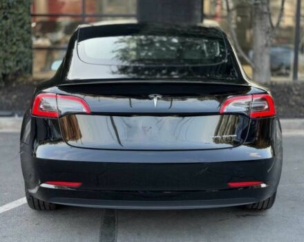 Черный Тесла Модель 3, объемом двигателя 0 л и пробегом 18 тыс. км за 10500 $, фото 4 на Automoto.ua