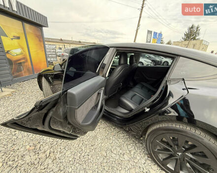 Черный Тесла Модель 3, объемом двигателя 0 л и пробегом 116 тыс. км за 20999 $, фото 42 на Automoto.ua