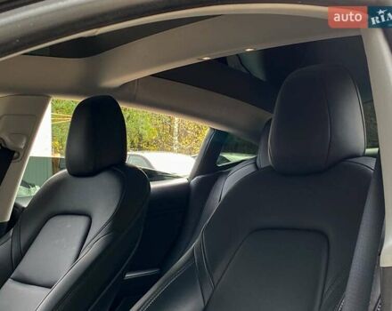 Тесла Модель 3 2022 у Києві на Automoto.ua Чорний Тесла Модель 3, об'ємом двигуна 0 л та пробігом 44 тис. км за 25500 $, фото 14 на Automoto.ua