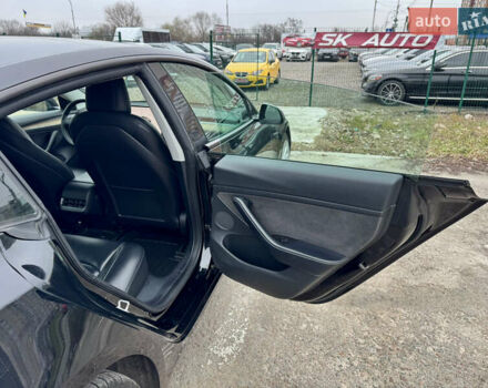 Чорний Тесла Модель 3, об'ємом двигуна 0 л та пробігом 160 тис. км за 17999 $, фото 31 на Automoto.ua