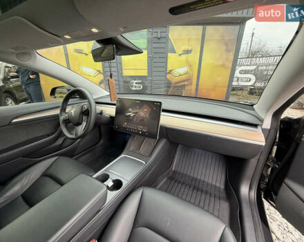 Черный Тесла Модель 3, объемом двигателя 0 л и пробегом 116 тыс. км за 20999 $, фото 28 на Automoto.ua