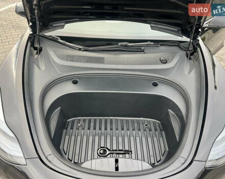 Черный Тесла Модель 3, объемом двигателя 0 л и пробегом 85 тыс. км за 19999 $, фото 56 на Automoto.ua