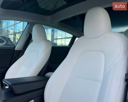 Чорний Тесла Модель 3, об'ємом двигуна 0 л та пробігом 16 тис. км за 22900 $, фото 10 на Automoto.ua