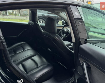 Чорний Тесла Модель 3, об'ємом двигуна 0 л та пробігом 172 тис. км за 16900 $, фото 36 на Automoto.ua