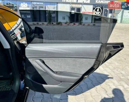 Чорний Тесла Модель 3, об'ємом двигуна 0 л та пробігом 18 тис. км за 20500 $, фото 14 на Automoto.ua