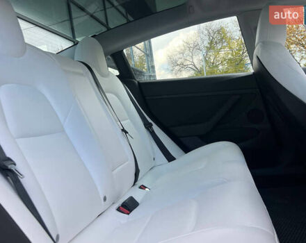 Чорний Тесла Модель 3, об'ємом двигуна 0 л та пробігом 16 тис. км за 22900 $, фото 22 на Automoto.ua