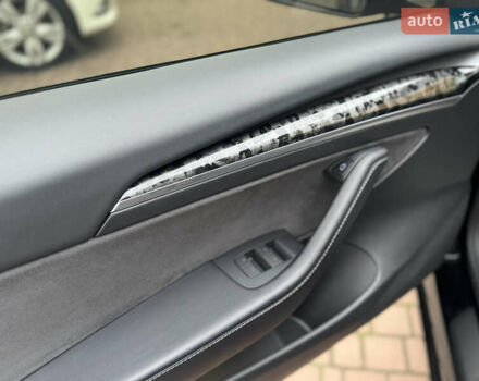 Чорний Тесла Модель 3, об'ємом двигуна 0 л та пробігом 56 тис. км за 20500 $, фото 13 на Automoto.ua