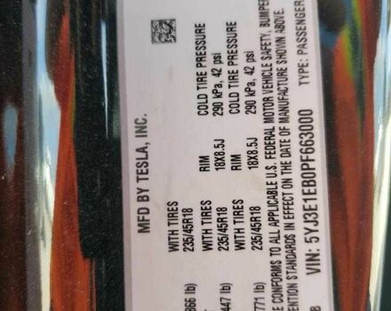 Черный Тесла Модель 3, объемом двигателя 0 л и пробегом 30 тыс. км за 7800 $, фото 11 на Automoto.ua