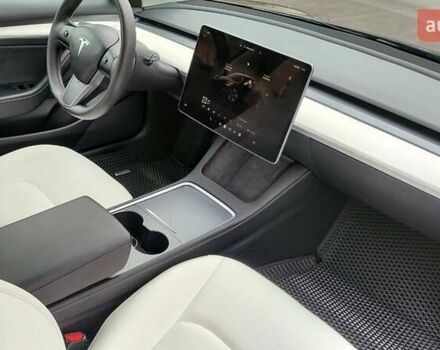 Черный Тесла Модель 3, объемом двигателя 0 л и пробегом 30 тыс. км за 20500 $, фото 5 на Automoto.ua