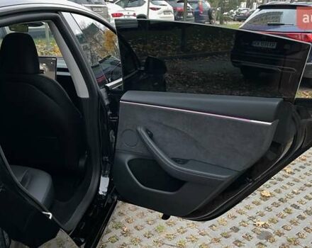 Черный Тесла Модель 3, объемом двигателя 0 л и пробегом 16 тыс. км за 33000 $, фото 35 на Automoto.ua