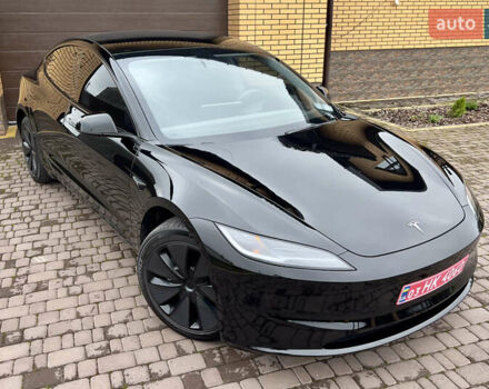 Тесла Модель 3 2024 у Олевске на Automoto.ua Чорний Тесла Модель 3, об'ємом двигуна 0 л та пробігом 15 тис. км за 31499 $, фото 1 на Automoto.ua