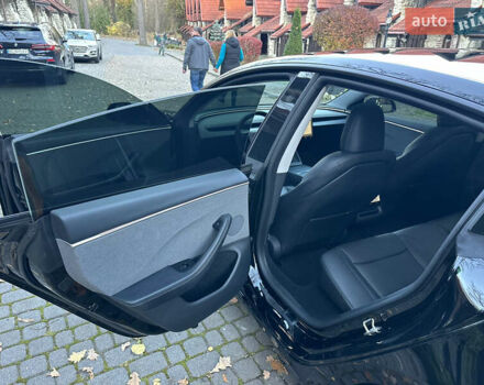 Чорний Тесла Модель 3, об'ємом двигуна 0 л та пробігом 22 тис. км за 29900 $, фото 24 на Automoto.ua