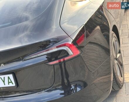 Чорний Тесла Модель 3, об'ємом двигуна 0 л та пробігом 53 тис. км за 25000 $, фото 16 на Automoto.ua