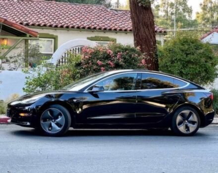 Черный Тесла Модель 3, объемом двигателя 0 л и пробегом 31 тыс. км за 11600 $, фото 3 на Automoto.ua