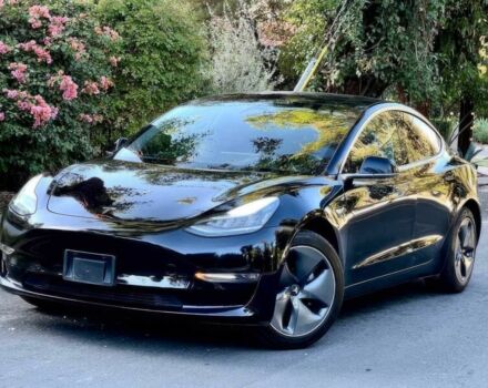 Черный Тесла Модель 3, объемом двигателя 0 л и пробегом 31 тыс. км за 11600 $, фото 2 на Automoto.ua