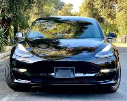 Черный Тесла Модель 3, объемом двигателя 0 л и пробегом 31 тыс. км за 11600 $, фото 1 на Automoto.ua