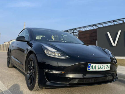 Тесла Модель 3 2018 у Києві на Automoto.ua Чорний Тесла Модель 3, об'ємом двигуна 0 л та пробігом 63 тис. км за 14200 $, фото 1 на Automoto.ua