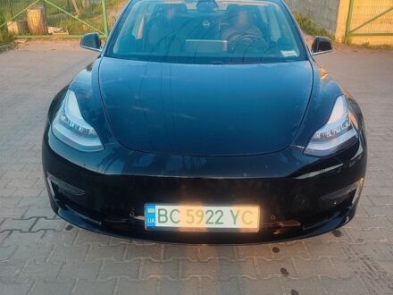 Чорний Тесла Модель 3, об'ємом двигуна 0 л та пробігом 60 тис. км за 17500 $, фото 1 на Automoto.ua