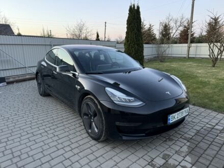 Черный Тесла Модель 3, объемом двигателя 0 л и пробегом 142 тыс. км за 14600 $, фото 1 на Automoto.ua